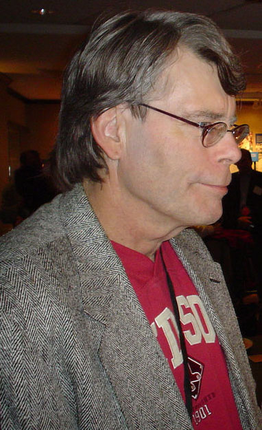 Stephen King visits bookstore at Harvard University - 2005